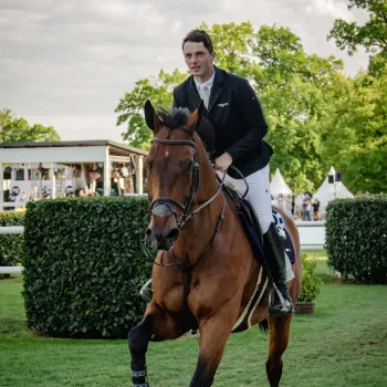 Edouard Schmitz wird neuer globaler Markenbotschafter von Tommy Hilfiger Equestrian