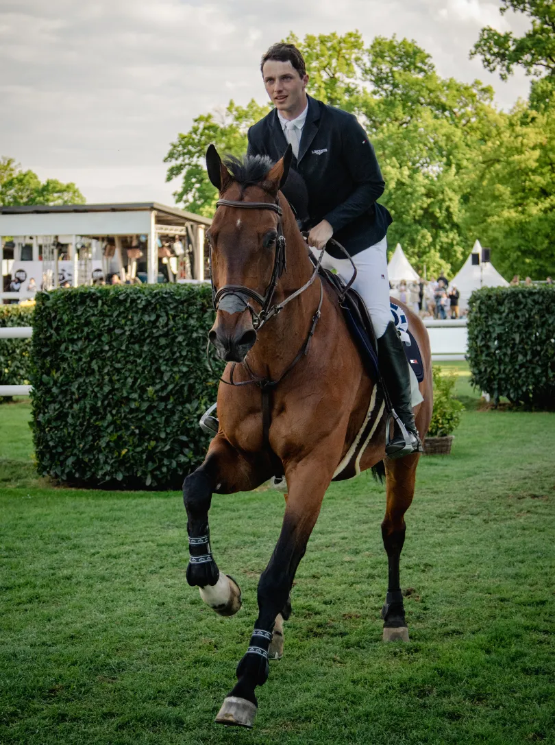 Edouard Schmitz wird neuer globaler Markenbotschafter von Tommy Hilfiger Equestrian