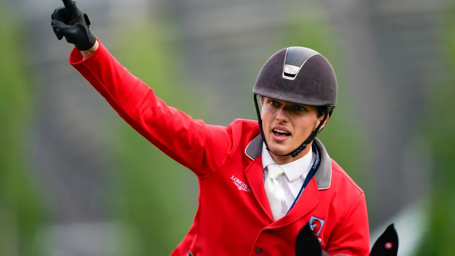 Edouard Schmitz mit Siegesgeste nach Parcours